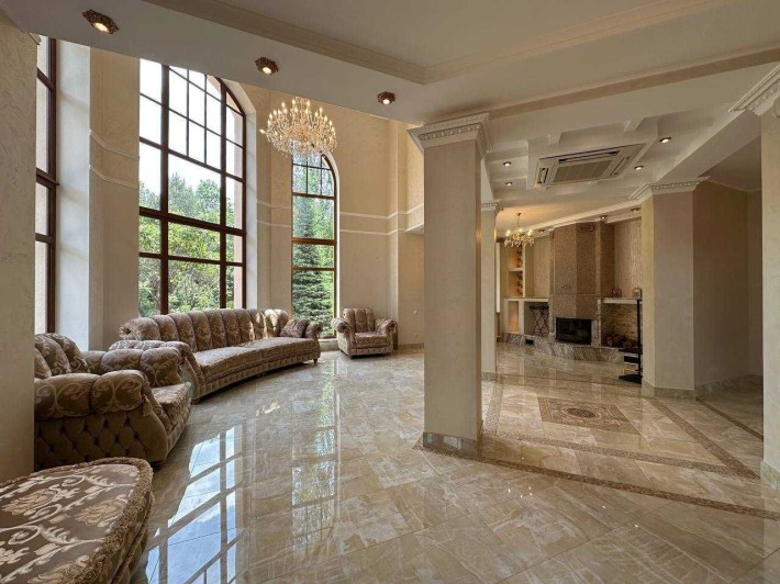 Розкішний маєток 350м² з виходом у ліс. 36 соток. Блиставиця - фото 1