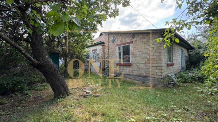 Будинок з зем. ділянкою 10.38 соток в центрі села Велика Олександрівка - фото 1