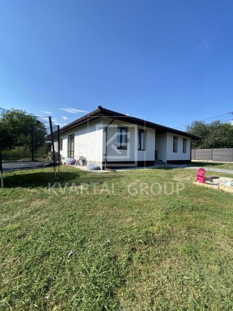 Одноповерховий будинок з ремонтом с. Бузова Київська область - фото 1