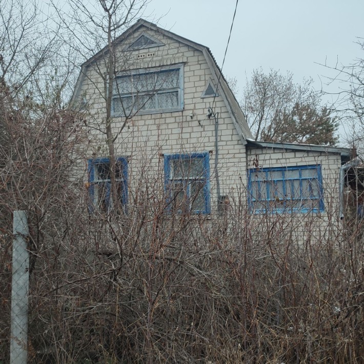 Продам будинок. Дача під Києвом біля лісу та озер. Тепло зимою, є піч - фото 1