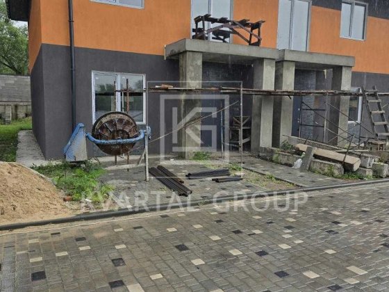 Кутовий таун з можливістю зробити планування під ваші потреби. Горенка