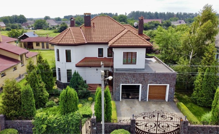 Родина продає якісний будинок з неймовірної краси територією. - фото 1