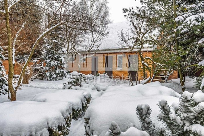 Продаж заміського маєтку, два гостьових будинки, лазня, басейн, с.Гора - фото 1