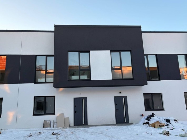 Таунхаус з ремонтом, меблями та технікою у Білогородці! - фото 1