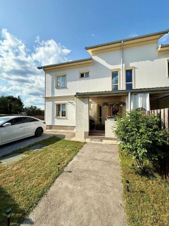 Продаж просторого дуплексу з ремонтом біля озера в с.Горенка - фото 1