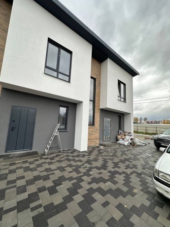 Таунхауси в Білогородці біля Сільпо - фото 1