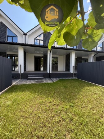 Продаж Сучасного Будинку 110м2, земельна ділянка 2 сотки, ЦЕНТР с.Гора - фото 1