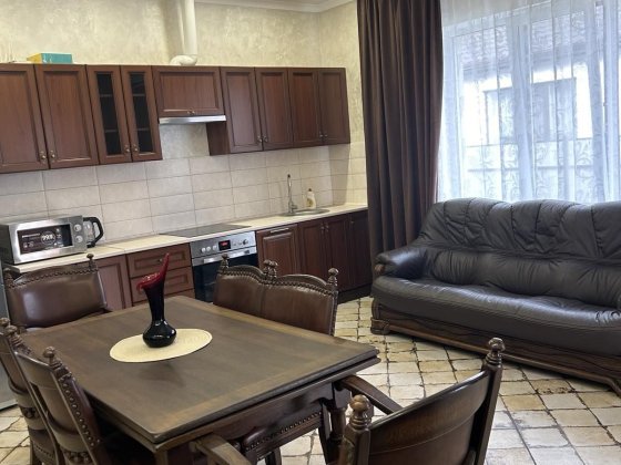 Продаж будинку з каміном-грубою с.Гора. Газ по вулиці Кедина Гора