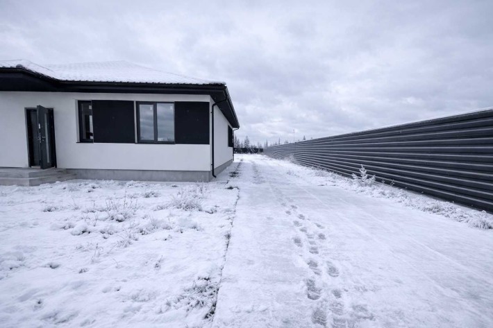 Будинок 100 м² + 10 соток | великий двір, газ біля ділянки - фото 1