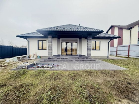 Продам новий будинок з ремонтом ! 3 кімнати та 12 соток ділянка ! Дмитрівка