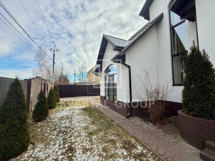 Двоповерховий будинок з ремонтом ДІЛЯНКА 12 соток с. Дмитрівка - фото 1