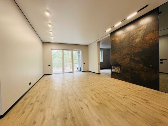 БЕЗ КОМІСІЇ, готовий будинок з новим РЕМНТОМ, заходь і живи Дмитровка