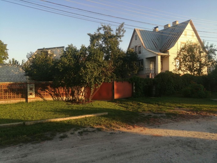 Напротив озера, широкий участок цент села Зазимье - фото 1