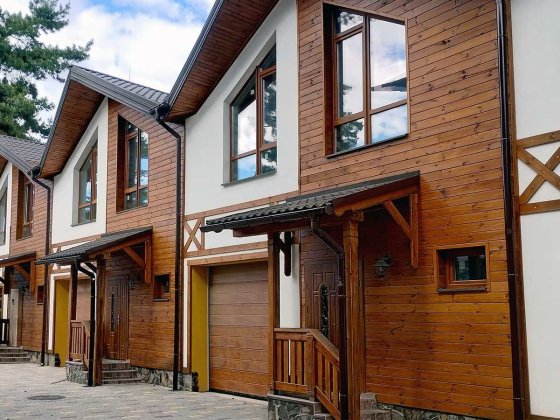 Таунхауси - сосновий ліс, газ, відмінна інфраструктура, закритий ЖК Зазим'я