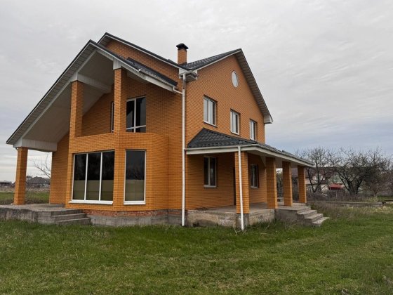 Будинок 190 м +11 соток ,світло 10 кВт Іванків Бориспільського р-ну Іванків