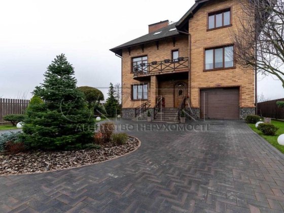 Будинок з ландшафтним дизайном і озером/Зазим'я/Погреби/Бровари Зазим'я