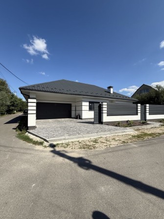 Будинок одноповерховий 160 м² с. Іванковичі. Газ. Гараж. Камін. - фото 1