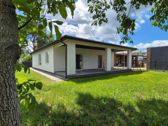 Одноповерховий будинок 150 м² з критою терасою 40 м², 8 км від Києва Капитановка