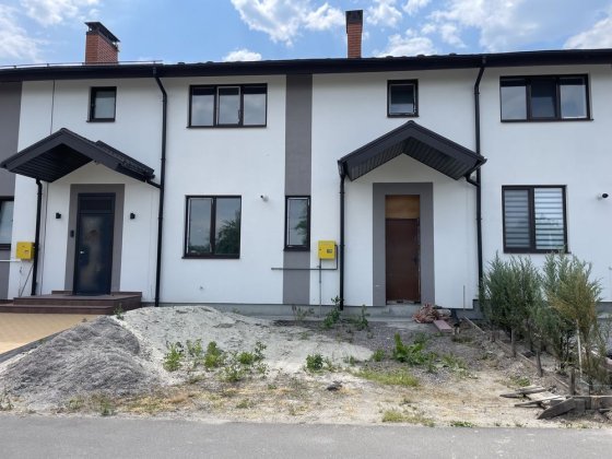 Продам таунхаус в селе Иванковичи Иванковичи