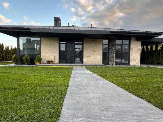 Витвір мистецтва з ТРАВЕРТИНУ. Центральні комунікаціі, газ є. Иванковичи