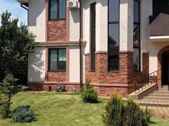 Продаж 2-поверхового будинку з банею та гаражем Іванковичі