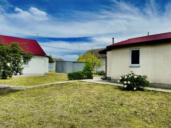 Продаж Двух Будинків на 8 сот 36 кв.м та 45 кв.м Генератор Центр міста Борисполь