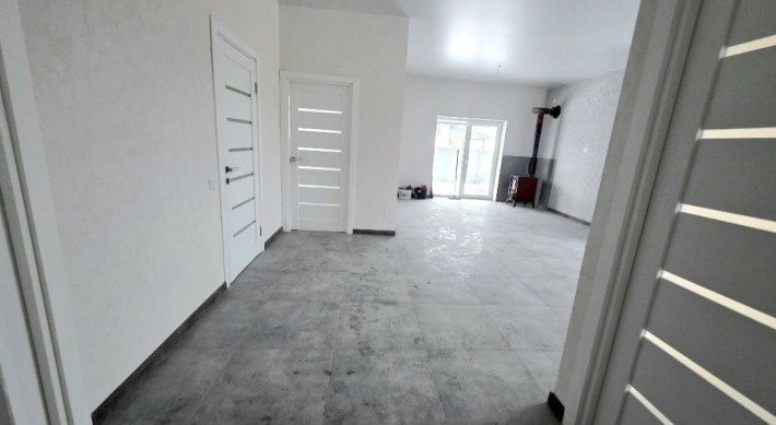 Р-н вул. БЕЖІВКА , БУДИНОК з РЕМОНТОМ на 5 сотках . - фото 1