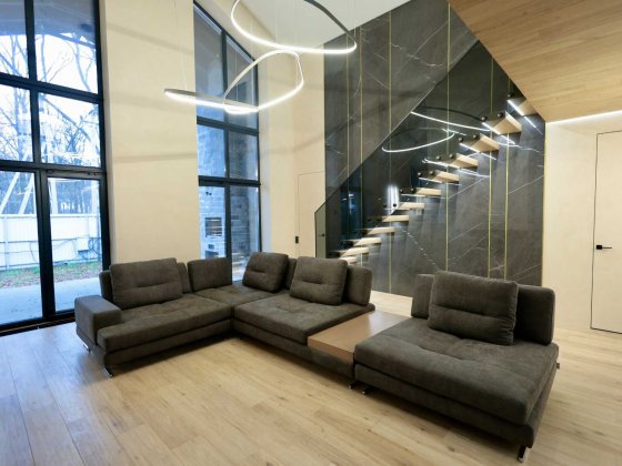 Будинок мрії з ремонтом в КМ в м.Буча, біля ТРЦ Авенір Плаза, 8 соток Буча