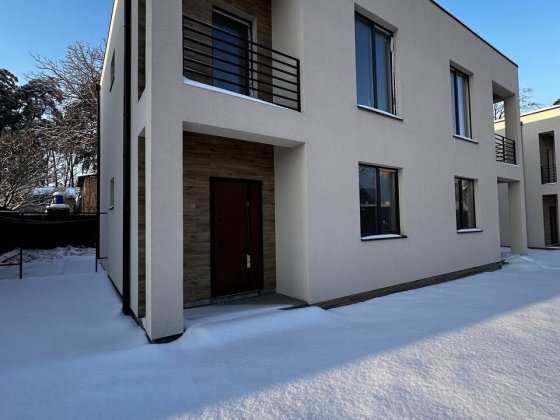 Дуплекси в центрі Бучі Парк і ліс поруч Буча