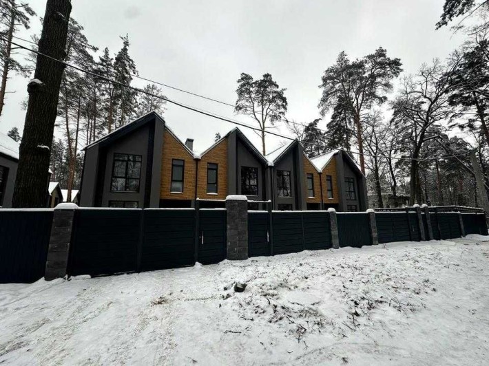 Таунхаус кутовий із центральними комунікаціями. Газ - фото 1