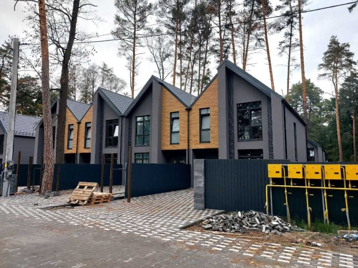 Готовый ТАУНХАУС на 2 сотках  в КГ возле Бучанского парка - фото 1