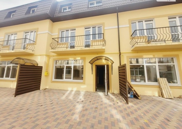 Таун в центрі Вишневого! З документами! - фото 1