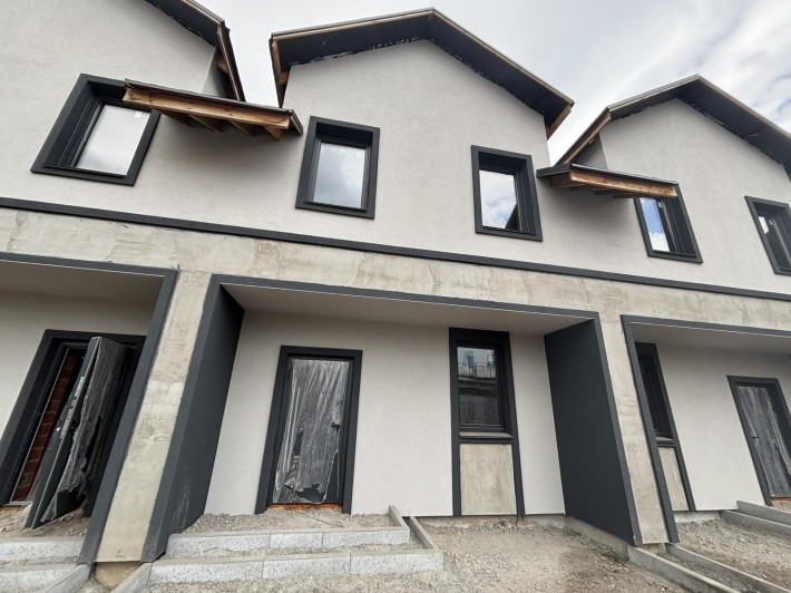 Продам таунхаус Софіївська Борщагівка вул Каденюка (Гагаріна) - фото 1