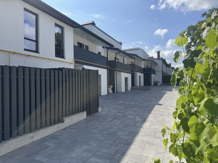 Продам таунхаус під чистову! Центральні комунікації - фото 1