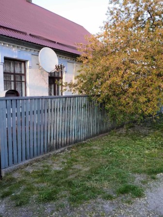 будинок у місті з великою земельною ділянкою - фото 1