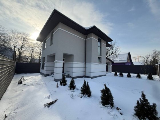 Будинок в центрі Бучі зі всіма комунікаціями і газом! Можна в ЄОселю! Буча