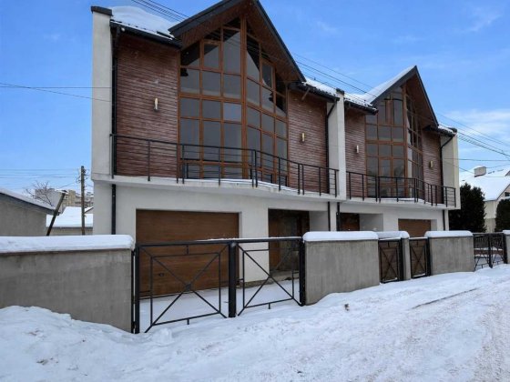 Продається 3 пов. будинок (дуплекс) в центрі міста за ціною $383/м2 Івано-Франківськ