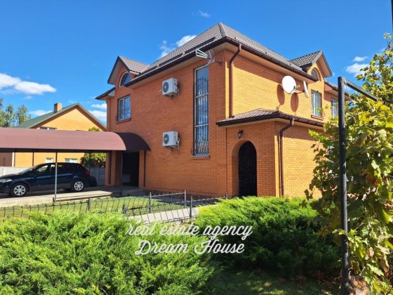 Будинок 218м цегла на 10 сотках +Гараж+Навіс +Баня+підвал в Борисполі Бориспіль