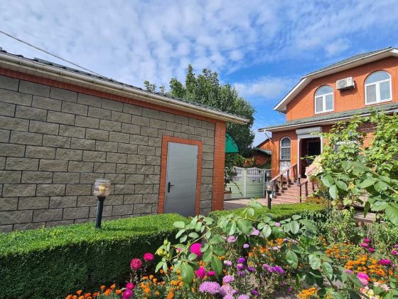 Статний якісний цегляний будинок в центрі міста Бровари Бровары