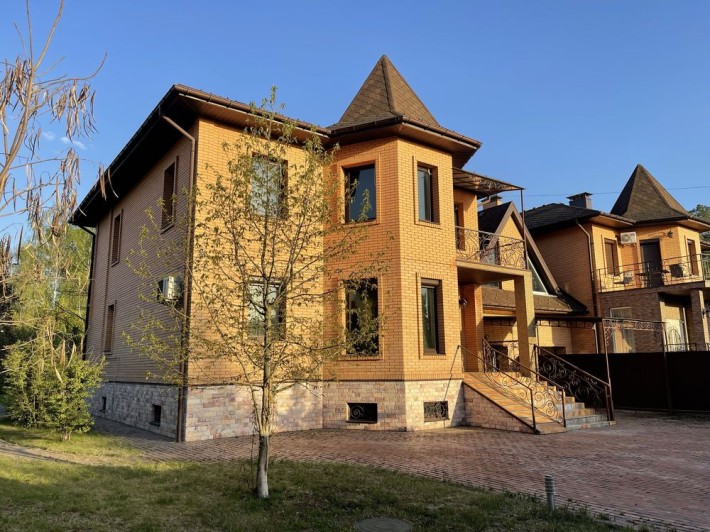 Продаж будинку в центрі Броварів пр. О. Вишні - фото 1