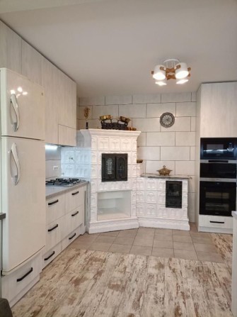 Продам будинок в місті  по вул.Хоткевича - фото 1