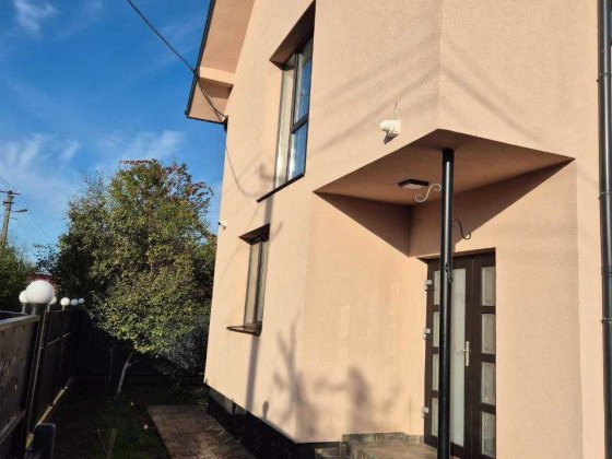 Продається 2 поверховий будинок в Опришівцях. Івано-Франківськ