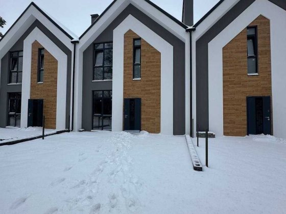 Таунхауси з центральними комунікаціями, в котеджному містечку Ирпень