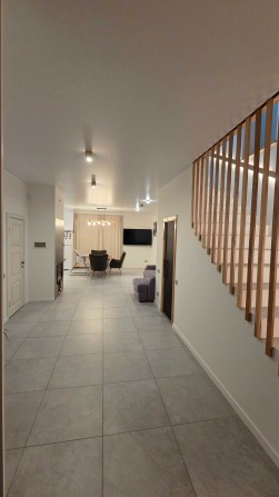 Будинок з каміном, басейном та банька - фото 1