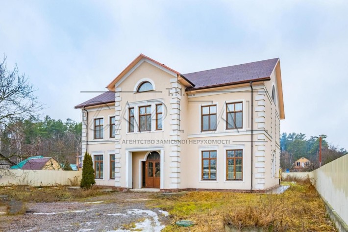 Продаж 3-поверхового будинку у м. Бровари, Броварський р-н - фото 1