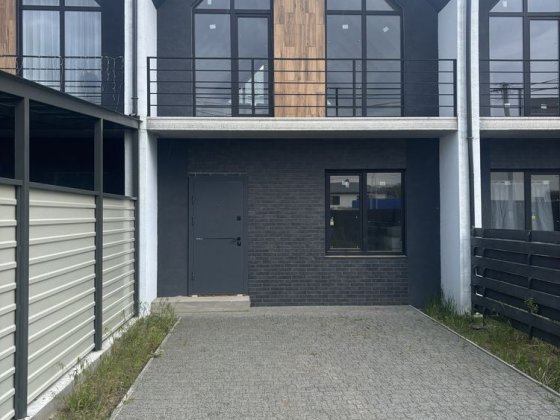 Якісний і стильний таунхаус з продуманим планування Ирпень