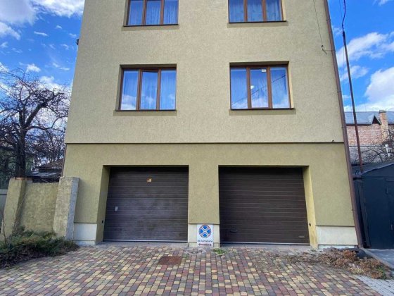 Продається будинок в центрі Івано-Франківська Івано-Франківськ