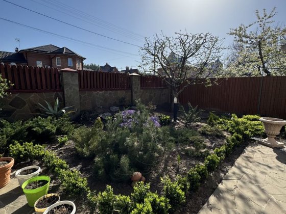 Продам дом с подвалом Бровары, зеленая поляна, возле леса, Бровары