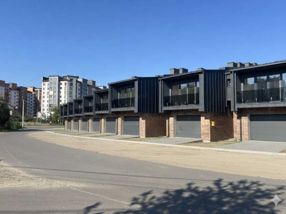 Ексклюзивний таунхаус - гараж міські комунікації Івано-Франківськ