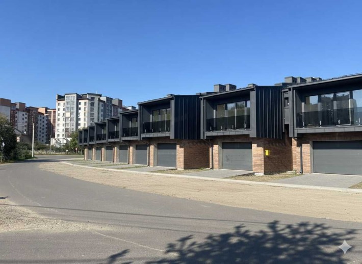 Ексклюзивний таунхаус - гараж міські комунікації - фото 1